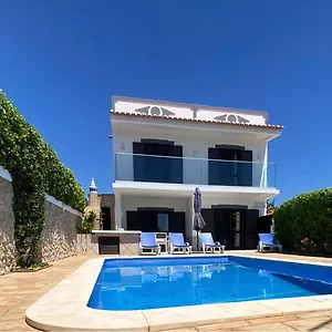  Villa Vivenda Silvestre Family House
